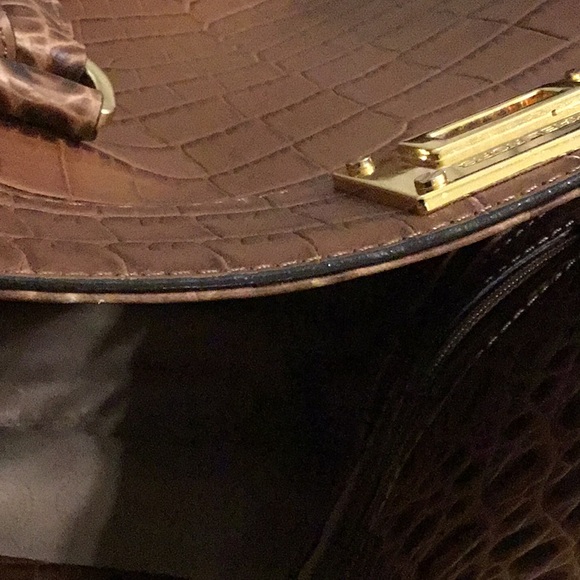 Michael Kors gator print leather bag, large. Excellent shape. Close button 45% - Picture 5 of 7